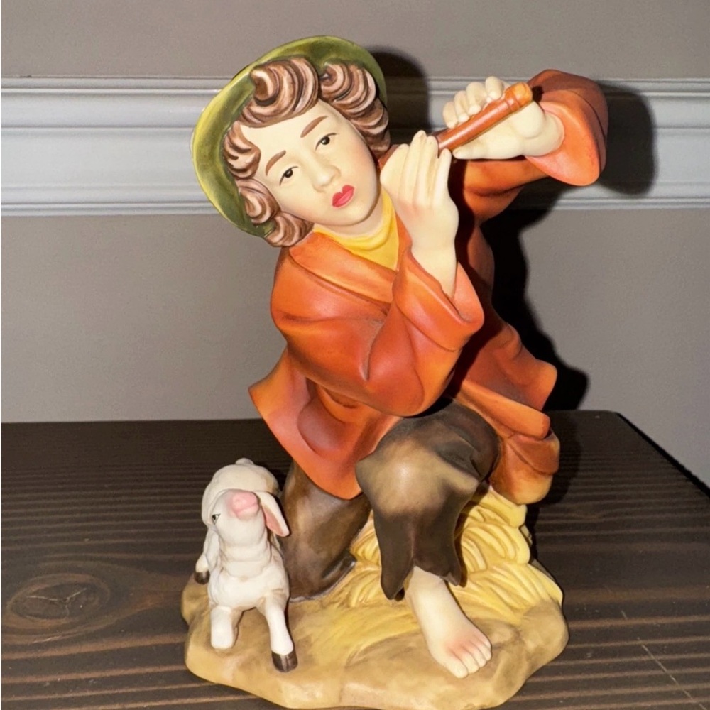 2003 Grandeur Porcelain Shepherd Boy Playing Flute Nativity Figurine w/Lamb
